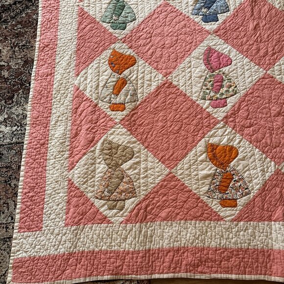 Vintage Sunbonnet Sue Quilt Pink & White Size 83 X 70 - Picture 7 of 10